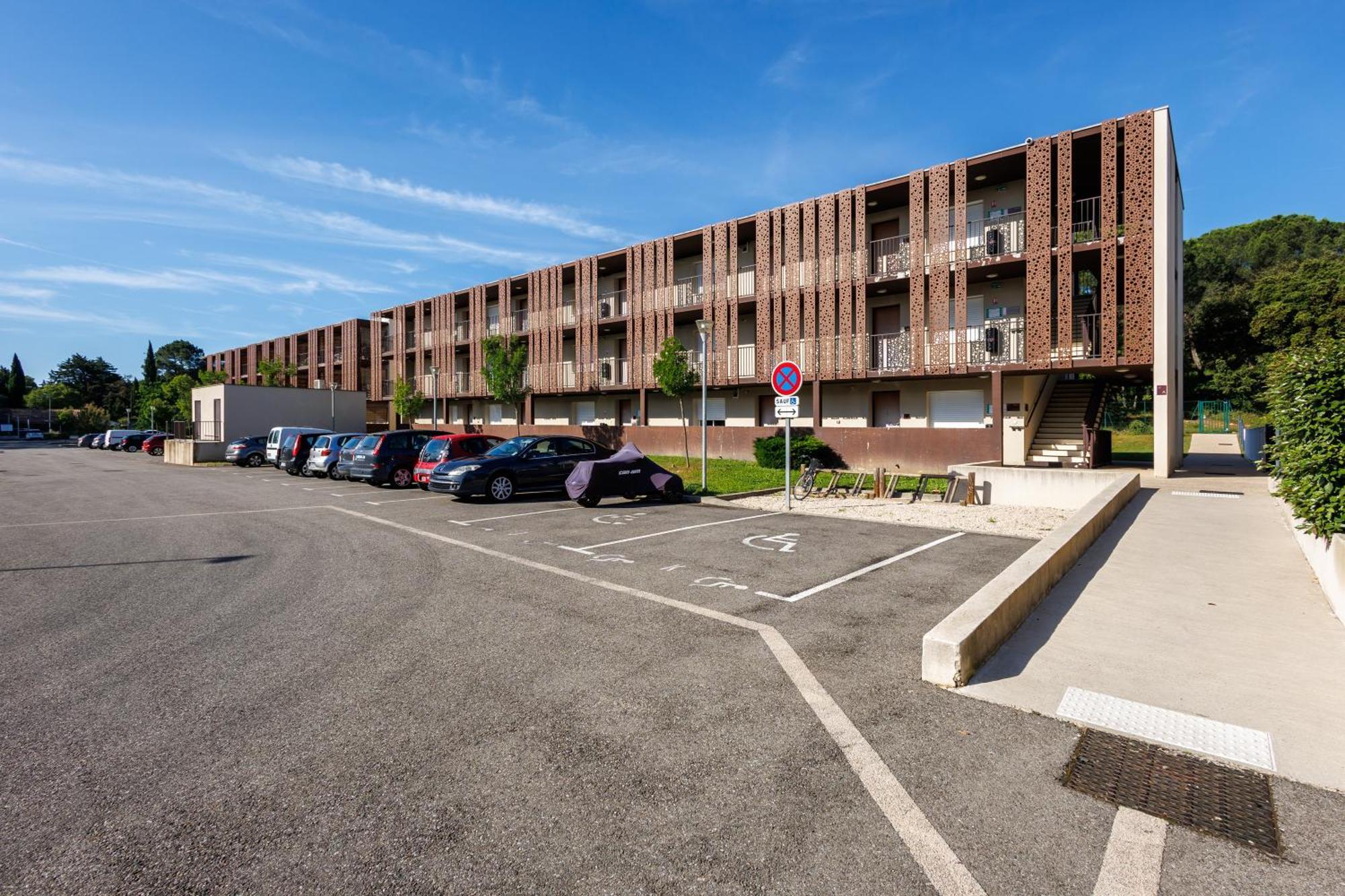 Residhotel Residence Pont Du Gard Remoulins Exterior foto